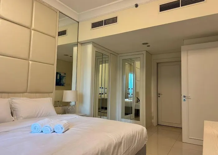 Royal Sky Vacation Homes By Damac Maison Mall Street