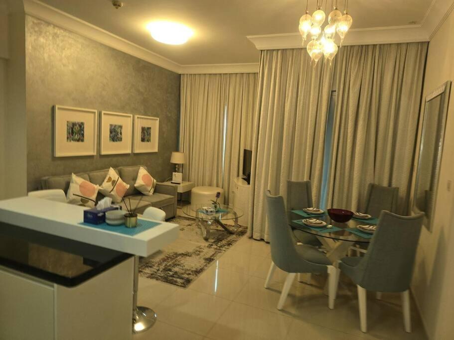 Royal Sky By Damac Maison Mall Street Апартаменты *
